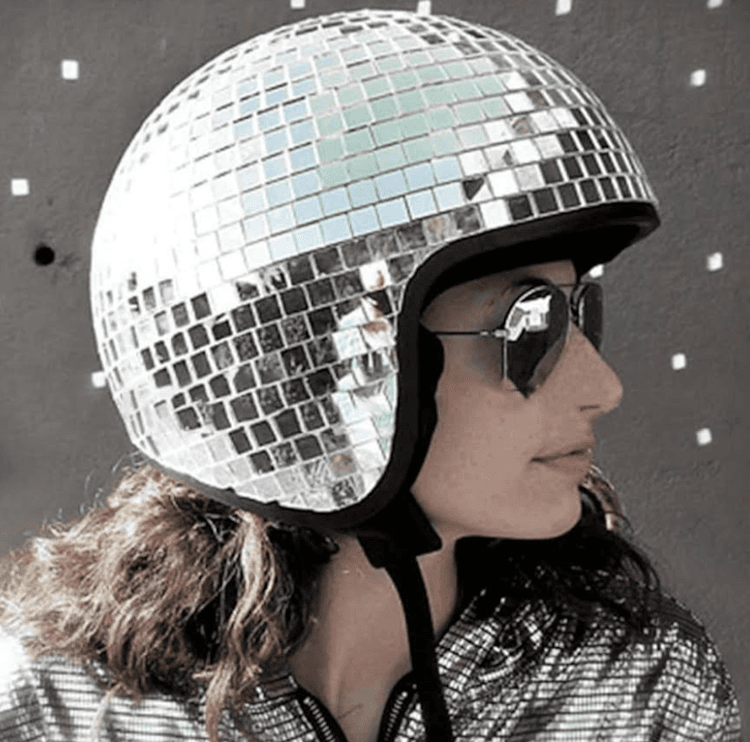 Mirror Style Dancer