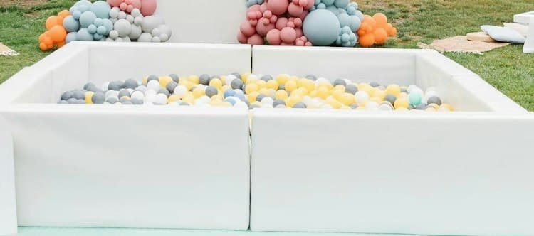 Square Ball Pit (8x8ft)