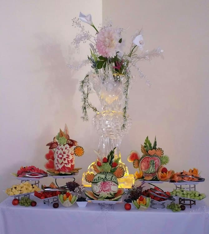 Ice and Fruit Station