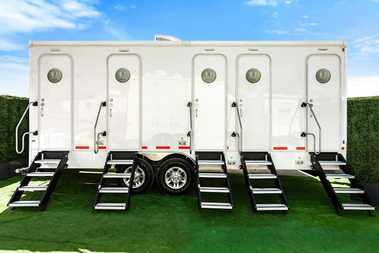 5-Station Luxury Restroom Trailer