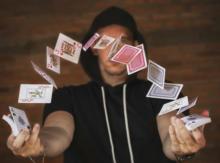WALK AROUND MAGIC