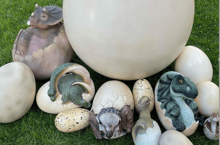 Baby Dinosaurs Hatching Eggs