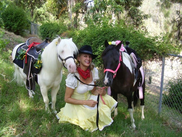 2 Ponies Pony Rides